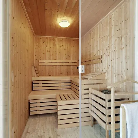 アパート Tower House